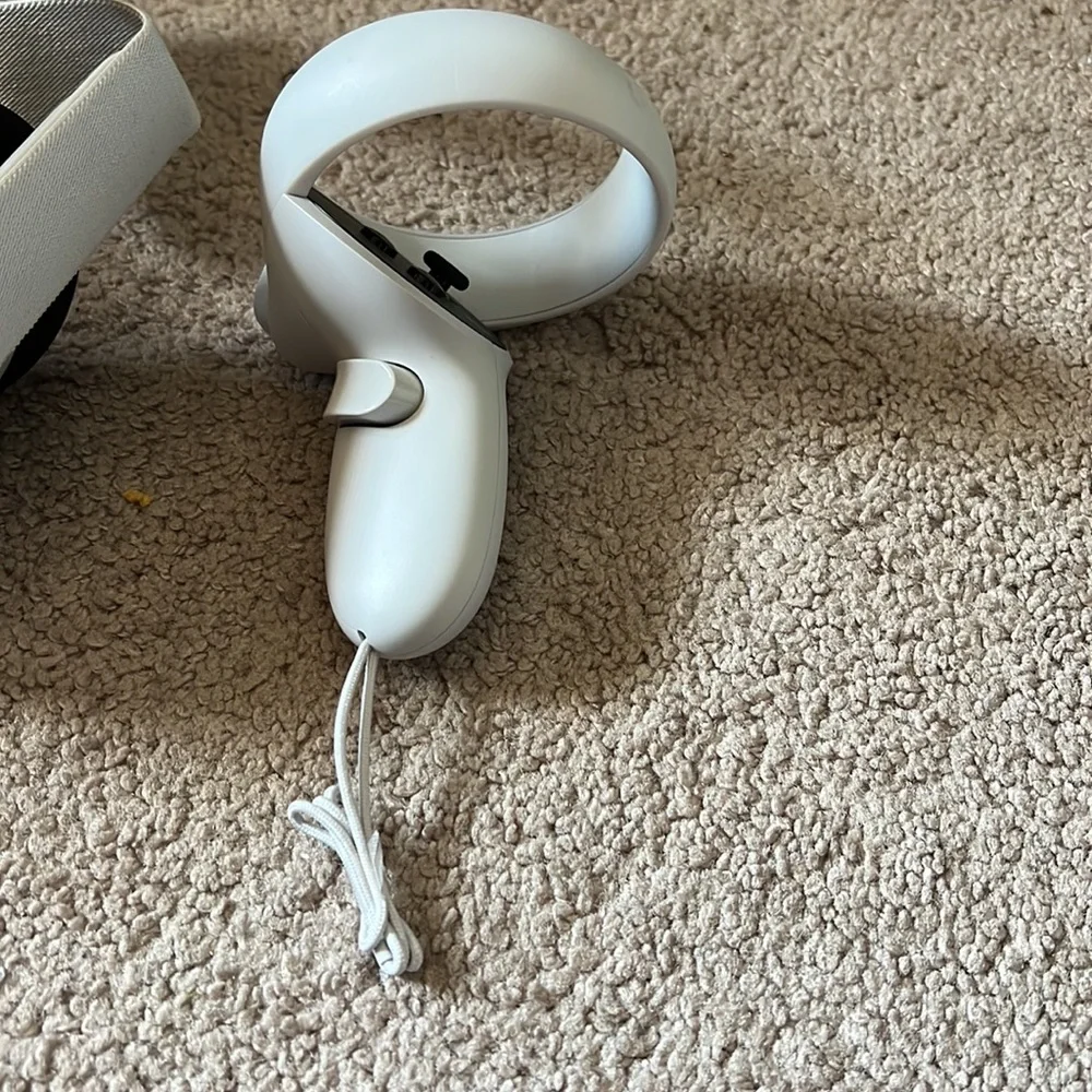 Gently used Oculus Quest 2. 128gb version.